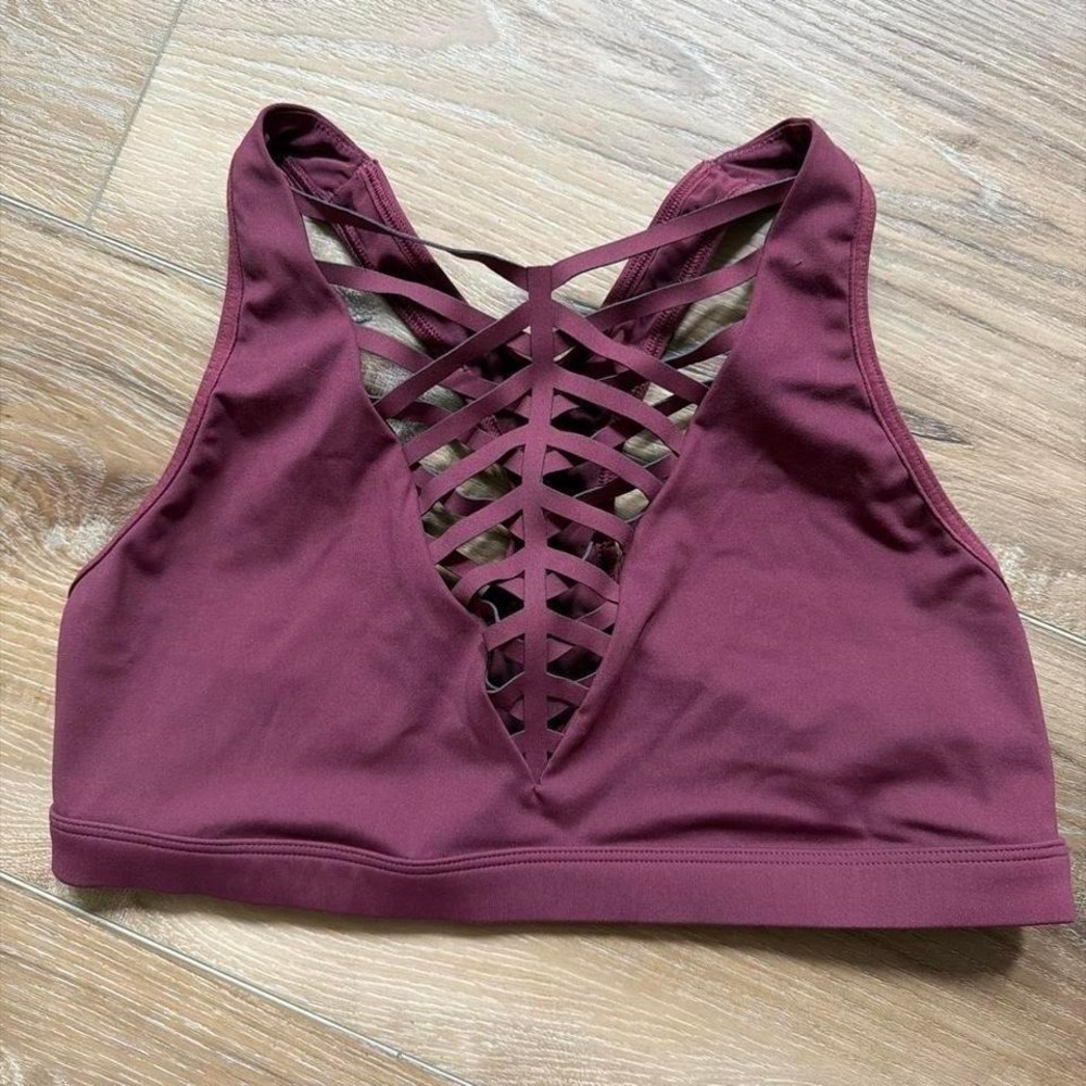 Victoria Secret Sports Bra Women's M Plum Sports Strappy Gym Workout Fitness